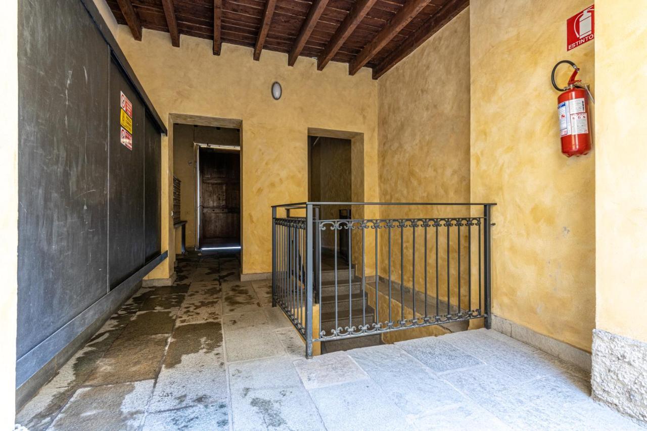Xenia Apartments - Accogliente Pied-A-Terre Sui Navigli 米兰 外观 照片